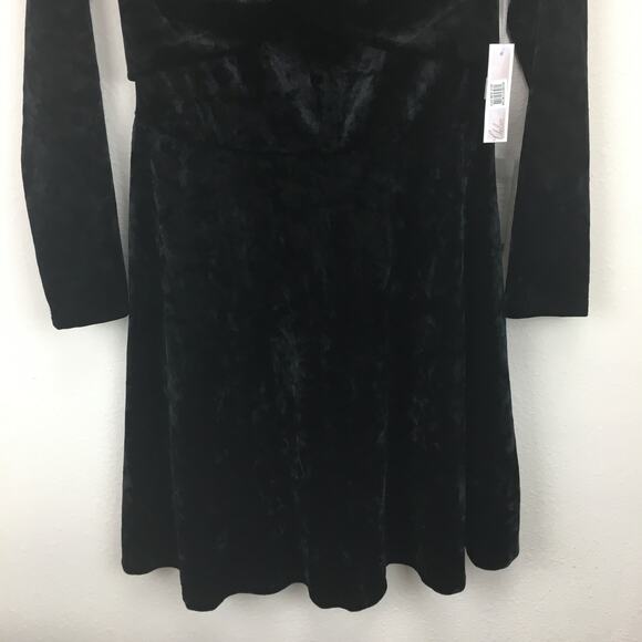 Chelsea28 Off-the-Shoulder Velour Cocktail Dress Medium - Picture 4 of 12